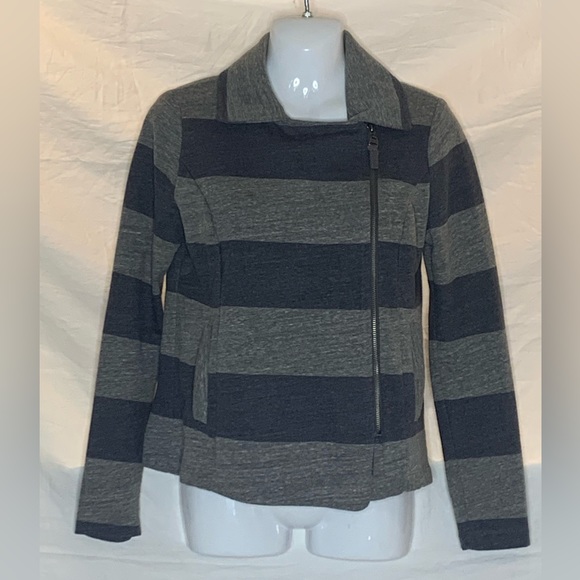 Splendid Twill Jacket - Picture 4 of 16